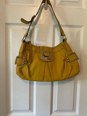 Guess over the shoulder bag - yellow